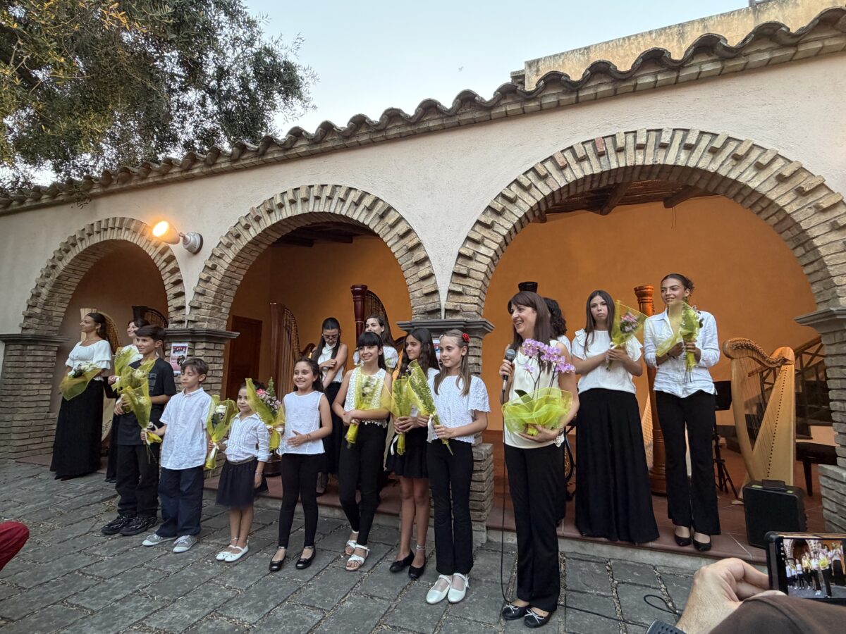 foto gruppo finale con fiori